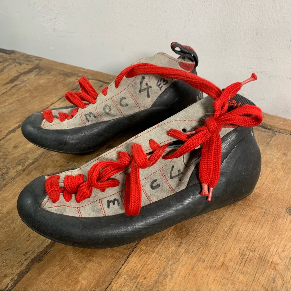Climbing shoes (women 5)